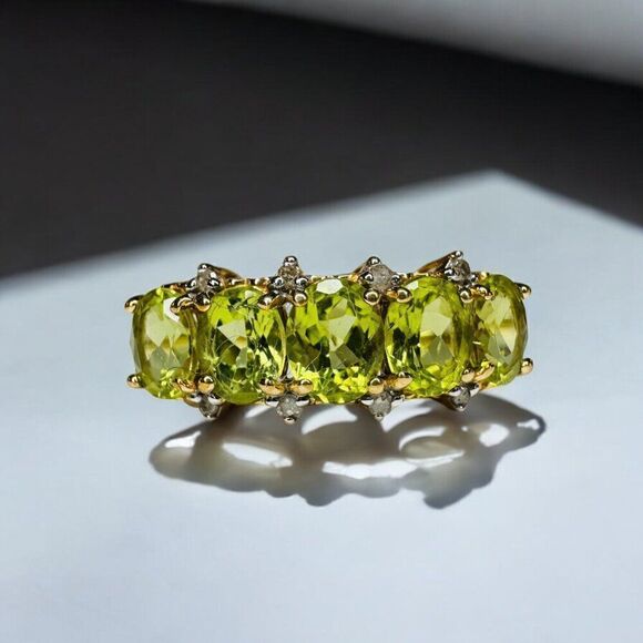 VINTAGE- 10k Gold- Natural Peridot & Diamond Ring -2 CARAT T.W- Size 10 -2.1g - Picture 2 of 16